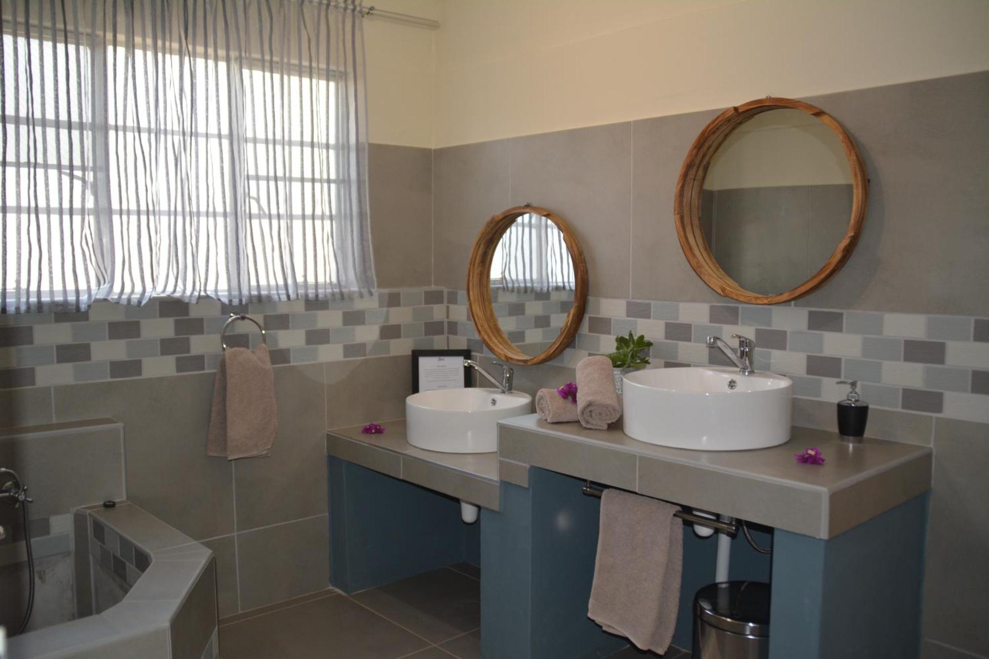 Gabus Safari Lodge Otavi Exteriör bild